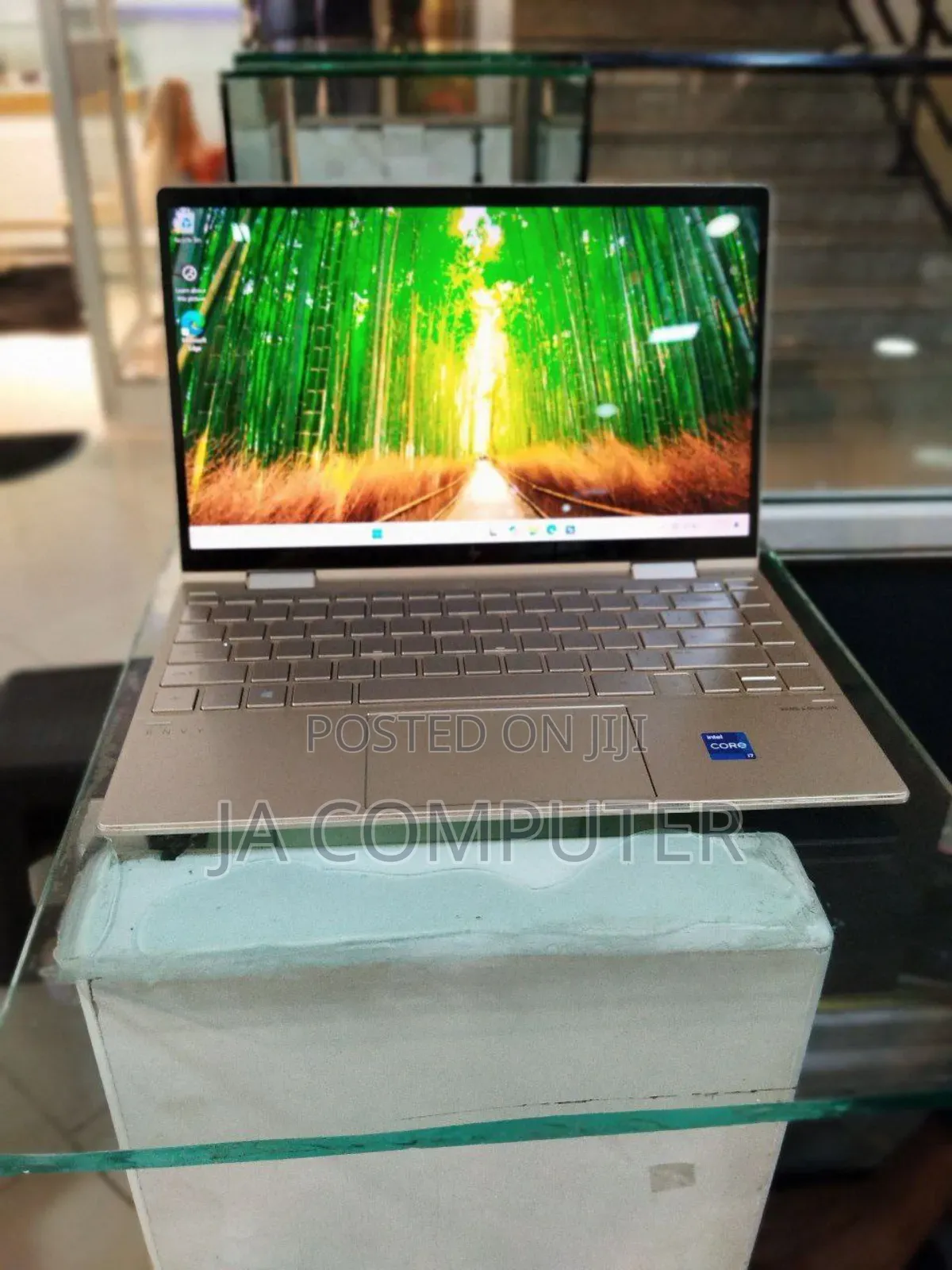 New Laptop HP Envy X360 8GB Intel Core I7 SSD 512GB