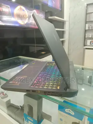 New Laptop MSI Vector 17 HX AI A2XWJG 16GB Intel Core Ultra 7 SSD 1T