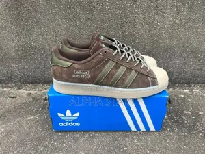 Adidas Old School 
Made in Vietnam