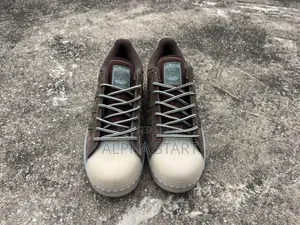 Adidas Old School 
Made in Vietnam