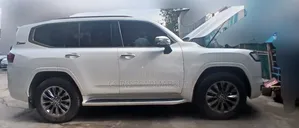 Toyota Land Cruiser 3.5 V6 2022 White