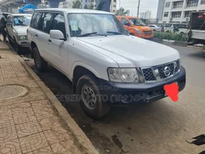 Nissan Patrol 2011 White