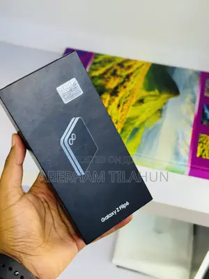 New Samsung Galaxy Z Flip6 256 GB Blue