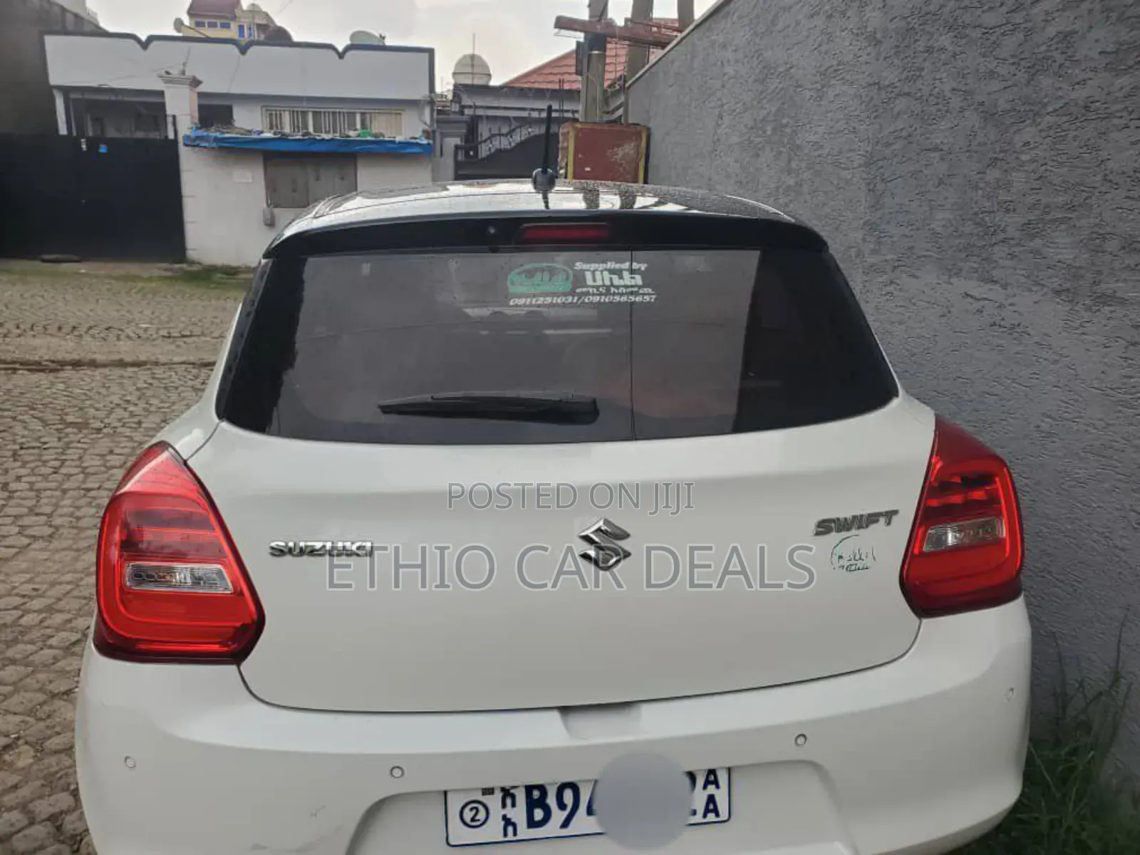 Suzuki Swift 2022 White