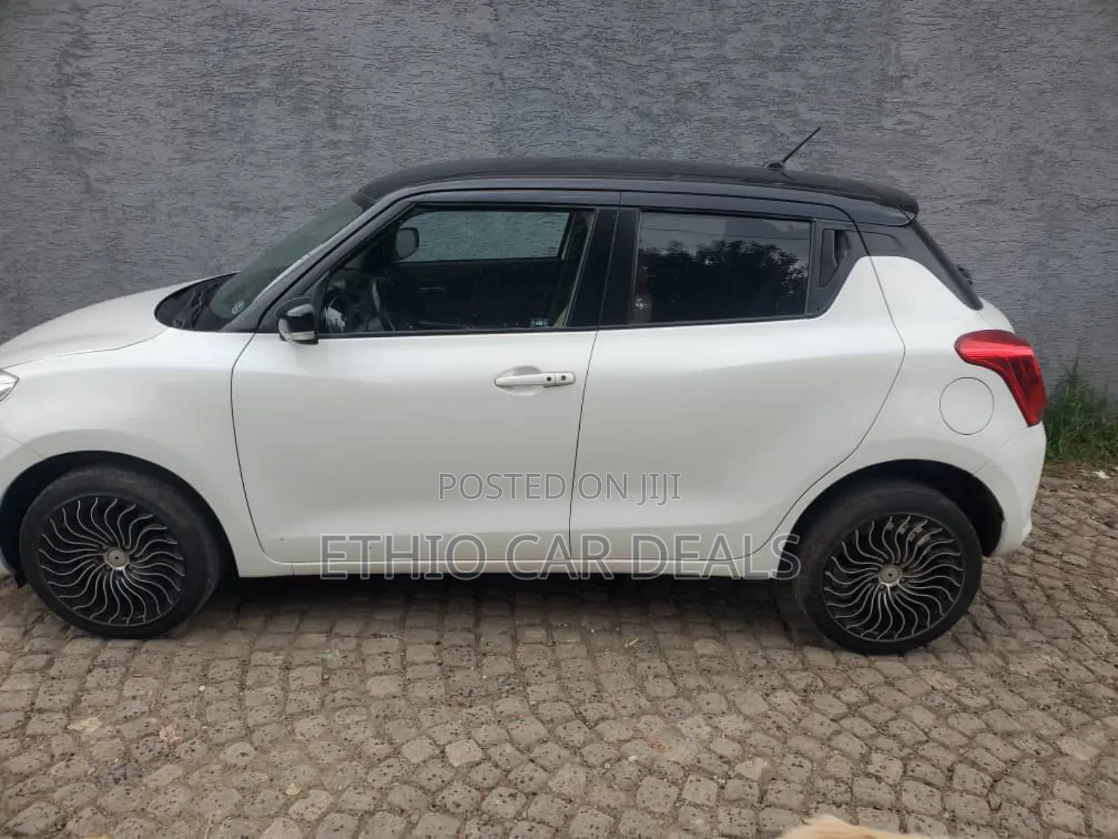 Suzuki Swift 2022 White
