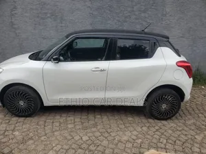 Suzuki Swift 2022 White