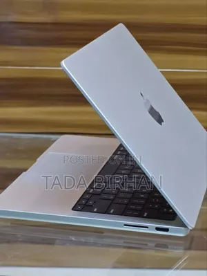 New Apple MacBook Pro 2023 M3 14-Inch 8GB Intel Core M3 SSD 512GB