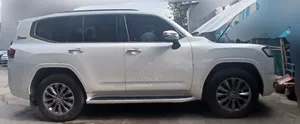 Toyota Land Cruiser 2023 White