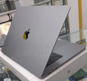 New Laptop Apple MacBook Air 2024 M3 15-Inch 8GB Apple M3 SSD 256GB