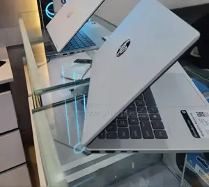 New Laptop HP Envy X360 8GB Intel Core i5 SSD 512GB