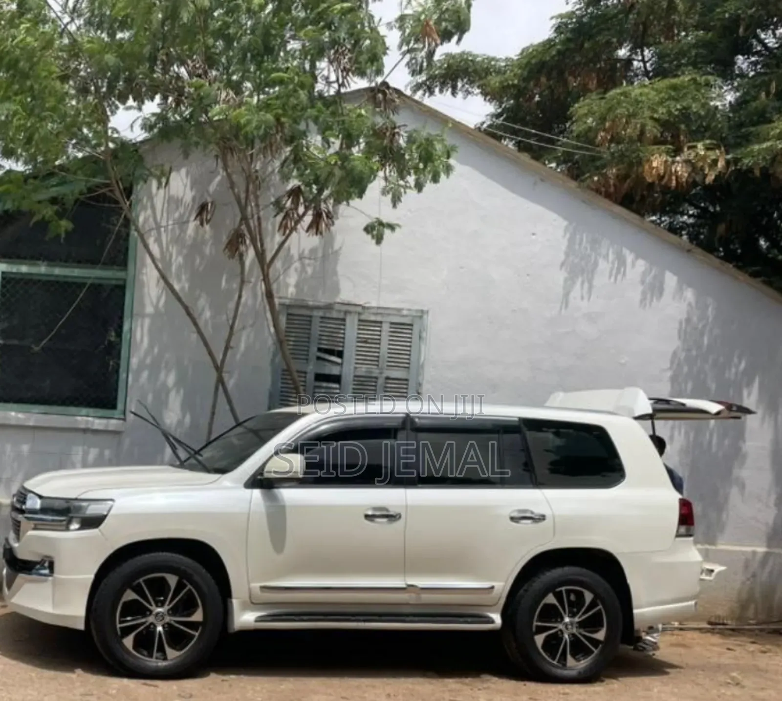 Toyota Land Cruiser 2011 Off white