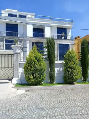 5bdrm House in Bole for sale