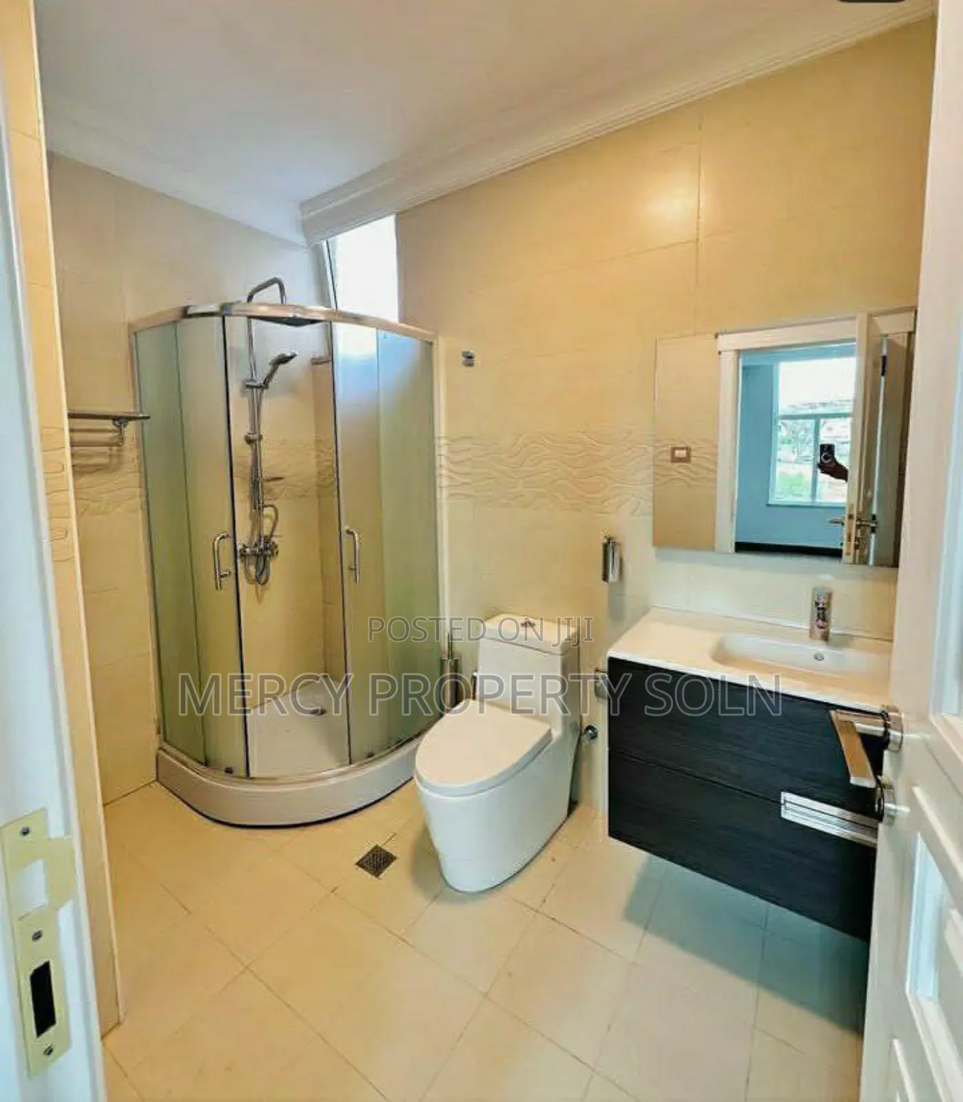 5bdrm House in Bole for sale