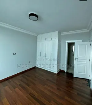 5bdrm House in Bole for sale