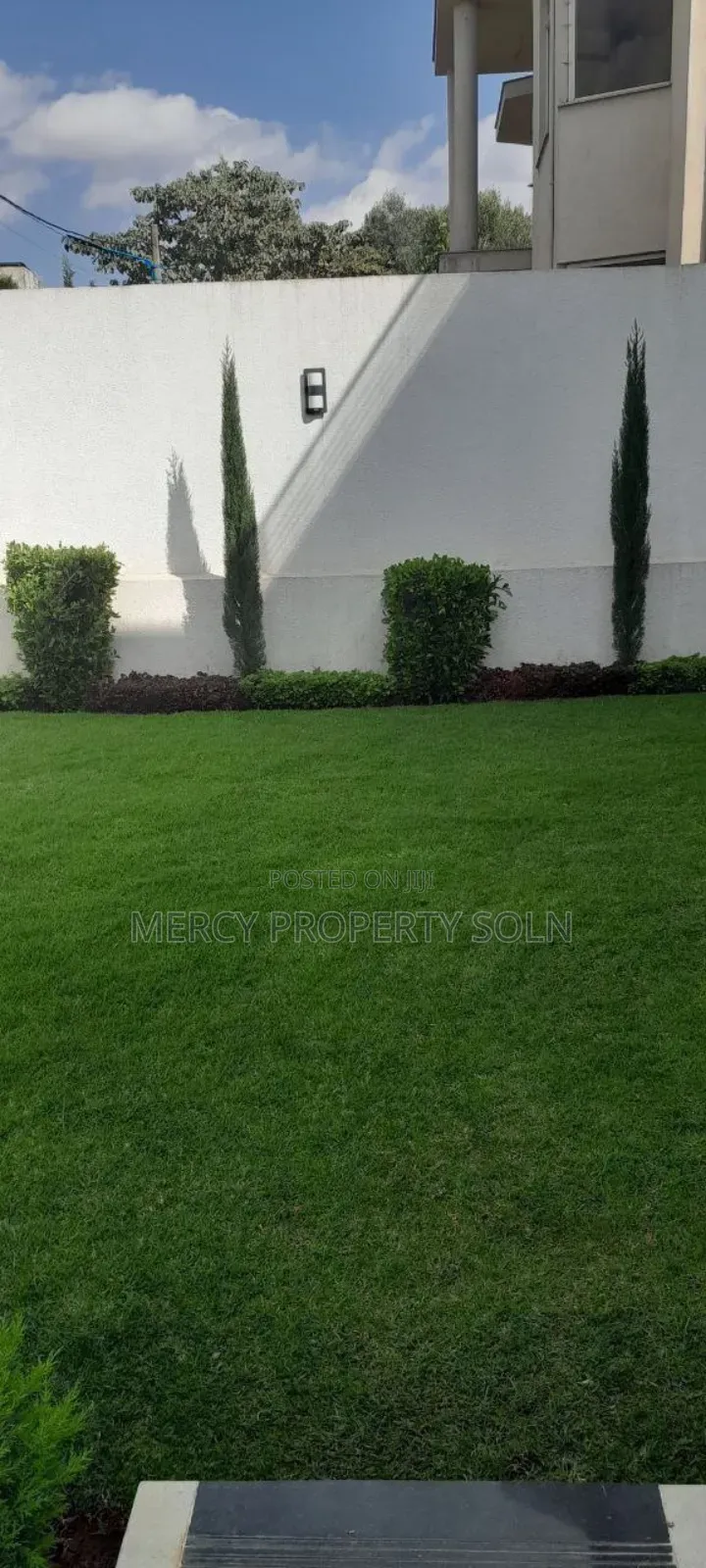 5bdrm House in Bole for sale