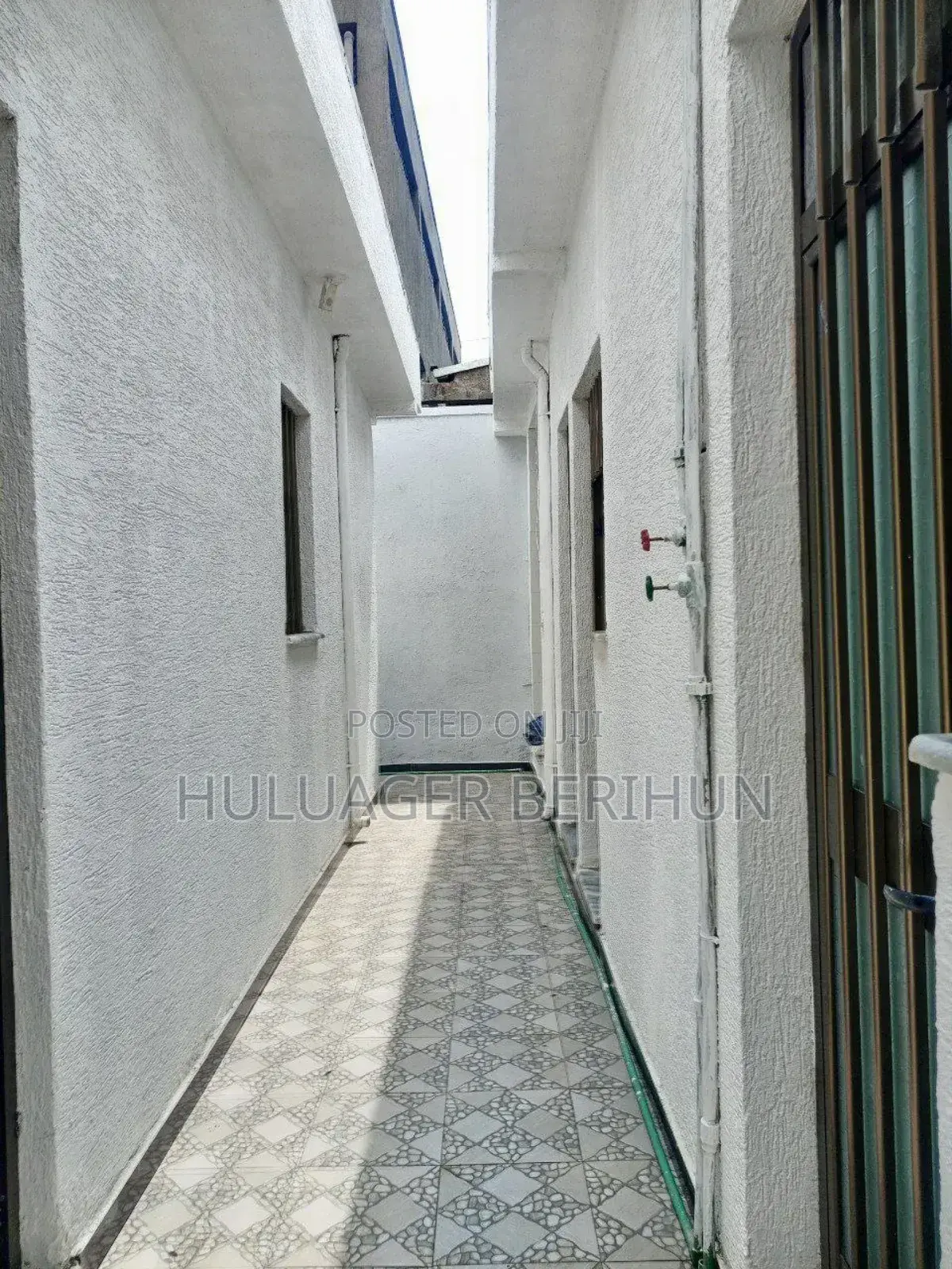 5bdrm House in Bole for sale