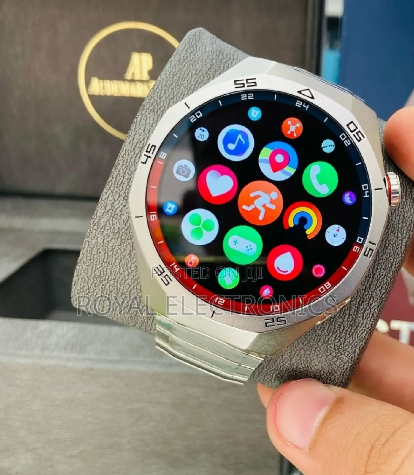Original ጀርመን ብራንድ  High End Smart Watch ከ3 ማሰሪያ ጋር