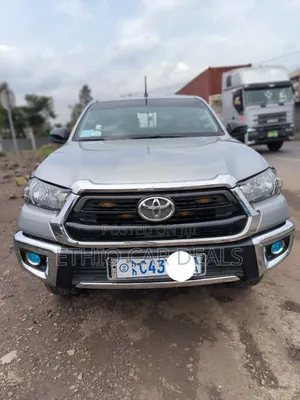 Toyota Hilux Revo Double Cab Deisel 2.4 AWD 2020 Silver