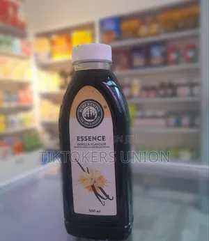 Robertson's Vanilla Flavour Essence. 500ml