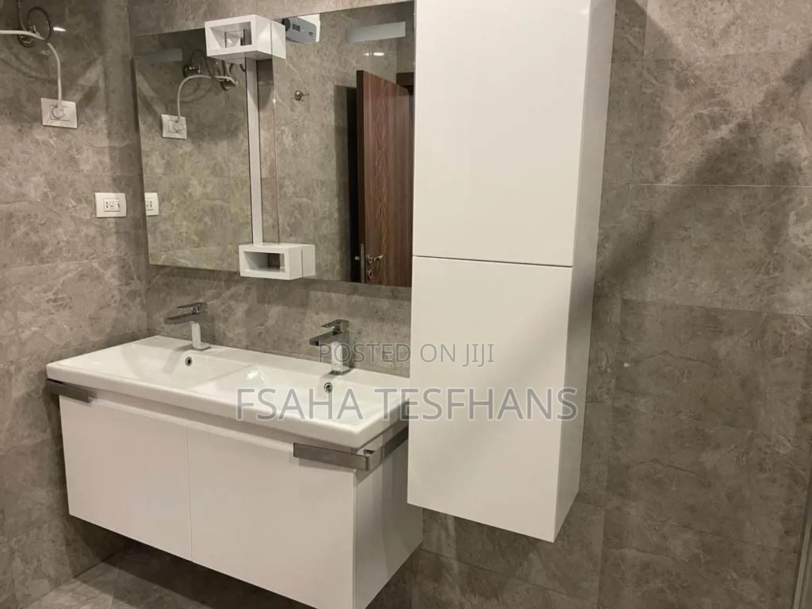 Furnished 5bdrm Apartment in Apartments, Bole for rent