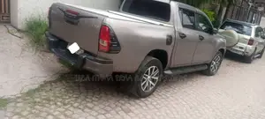 Toyota Hilux 2020 Pink