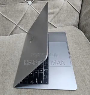 New Laptop Apple MacBook Pro 2017 16GB Intel Core I5 SSD 256GB