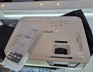 Epson Projector Model Name: Eb-S31 Has : Bag R