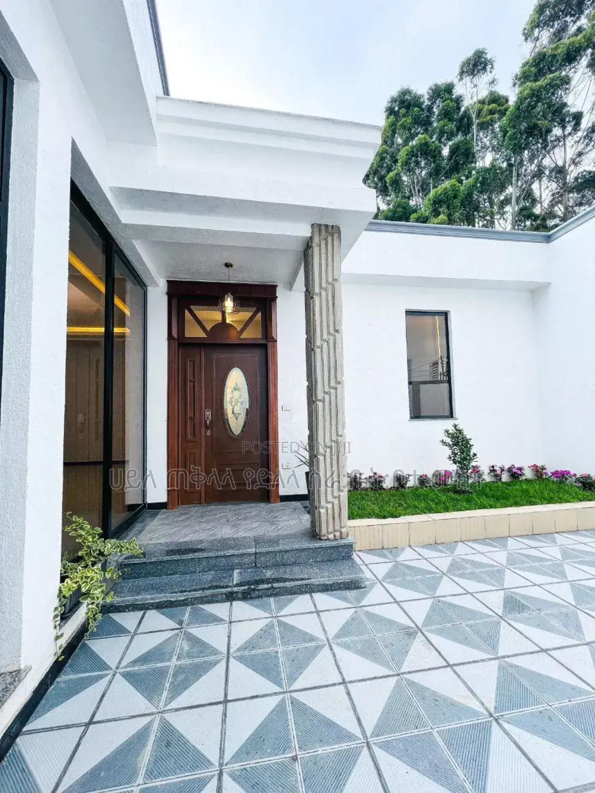 Furnished 3bdrm Villa in ጉርድሾላ Century ሞል, Bole for sale