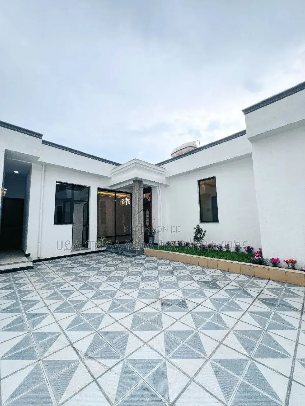 Furnished 3bdrm Villa in ጉርድሾላ Century ሞል, Bole for sale