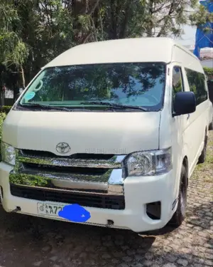 Toyota HiAce 2018 White