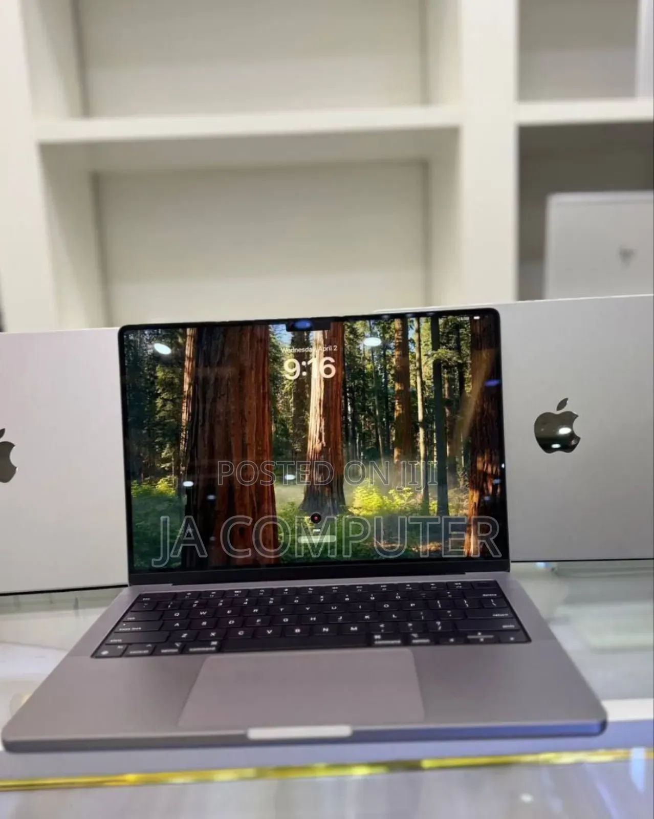 New Laptop Apple MacBook Pro M1 16GB Apple M1 Pro SSD 512GB