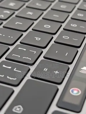 New Laptop Apple MacBook Pro 2020 M1 8GB Apple M1 Pro SSD 256GB