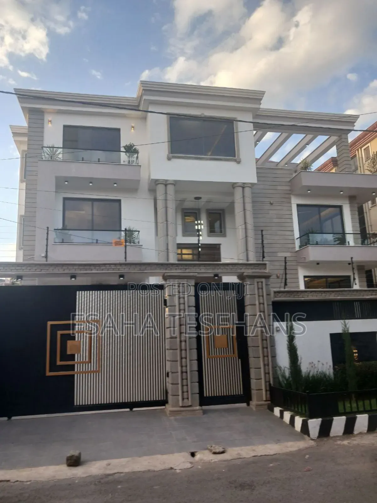6bdrm House in House For Rent, Bole for rent