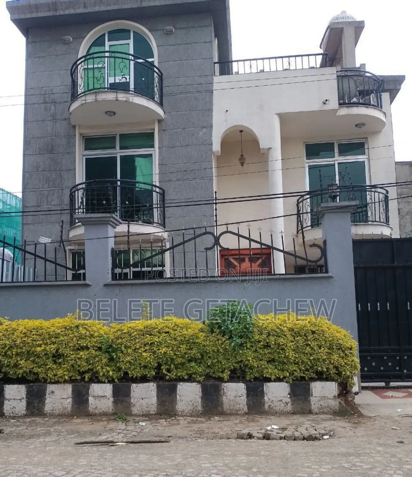 8bdrm House in Bole-24, G+2 Luxury for sale