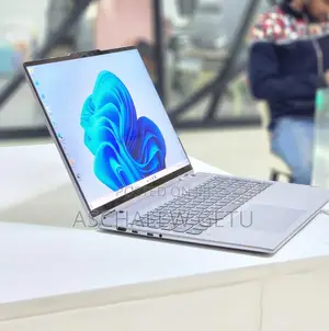 New Laptop Lenovo Yoga 7i 16GB Intel Core I7 SSD 1T