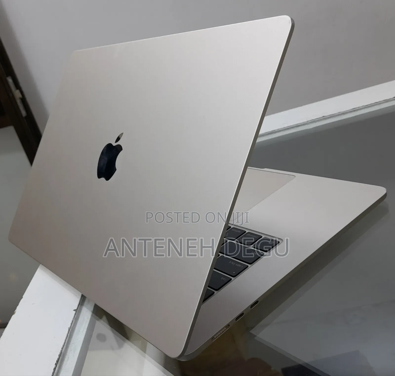 New Laptop Apple MacBook Air 2024 M3 15-Inch 8GB Apple M3 SSD 256GB