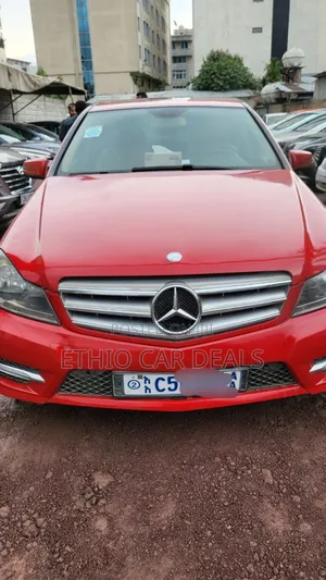 Mercedes-Benz C250 2014 Red