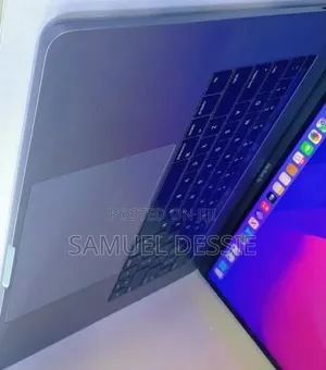New Laptop Apple MacBook Pro 2017 16GB Intel Core I7 SSD 512GB