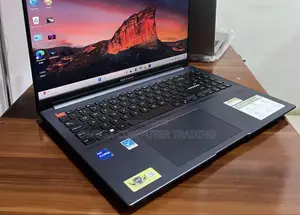 New Laptop Asus VivoBook 15 X505BA 16GB Intel Core i5 SSD 1T