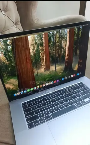 New Laptop Apple MacBook Pro 2019 32GB Intel Core I9 SSD 512GB