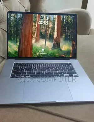 New Laptop Apple MacBook Pro 2019 32GB Intel Core I9 SSD 512GB