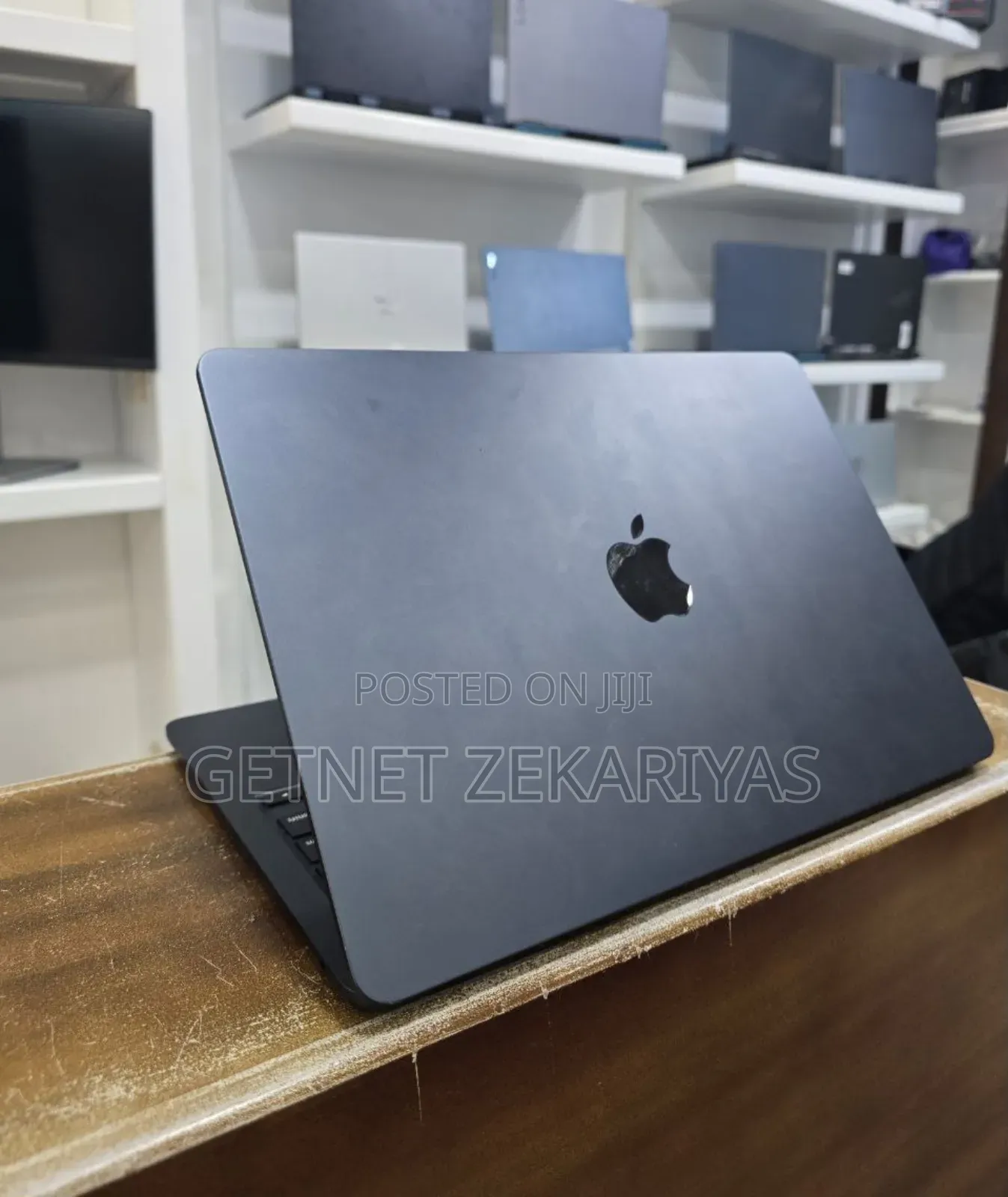 New Laptop Apple MacBook Air 2022 M2 8GB Apple M2 SSD 256GB