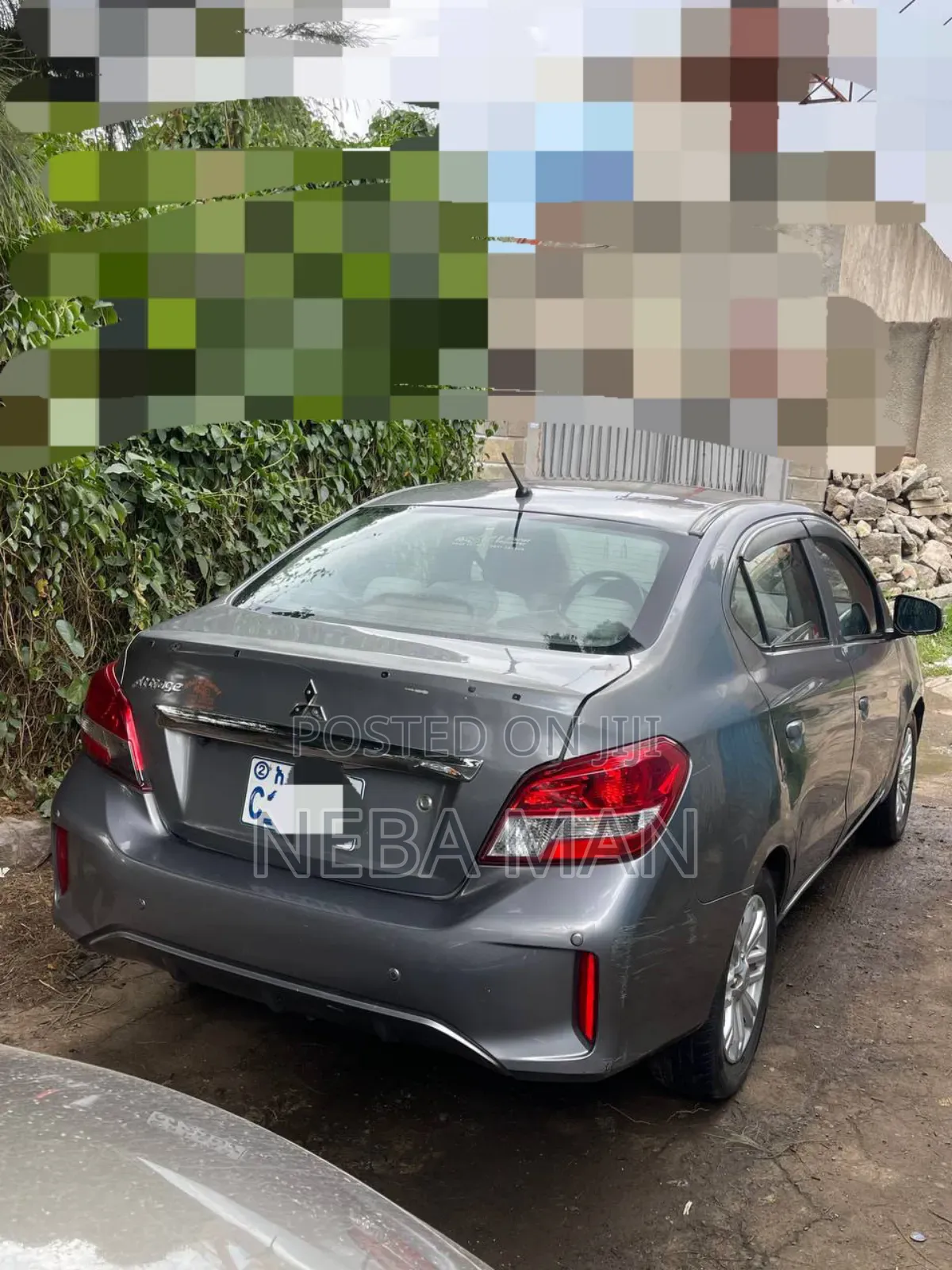 Mitsubishi Attrage 2022 Silver