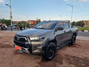 Toyota Hilux 2021 Beige