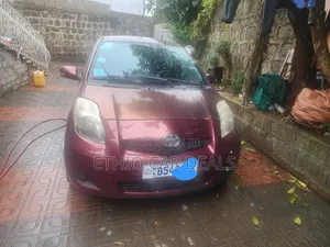 Toyota Yaris 2010 Burgundy