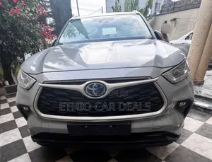 New Toyota Highlander Hybrid 2024 Silver