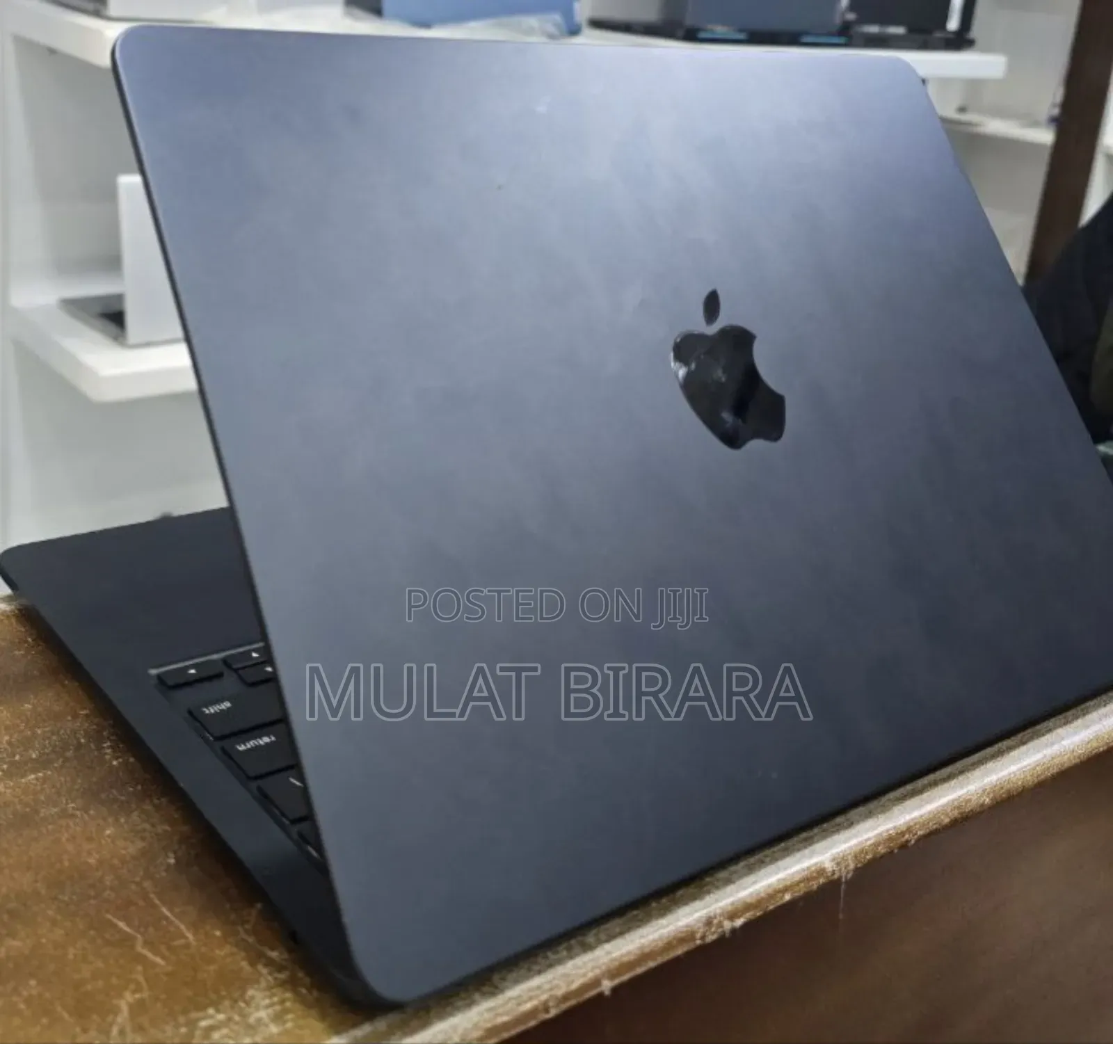 New Laptop Apple MacBook Air 2022 M2 8GB Apple M2 SSD 256GB