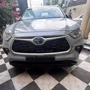 New Toyota Highlander Hybrid 2023 Silver