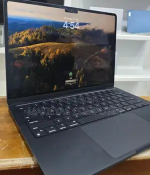 New Laptop Apple MacBook Air 2022 M2 8GB Apple M2 SSD 256GB