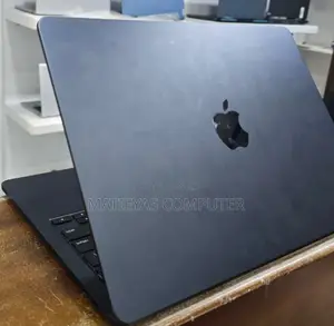 New Laptop Apple MacBook Air 2022 M2 8GB Apple M2 SSD 256GB